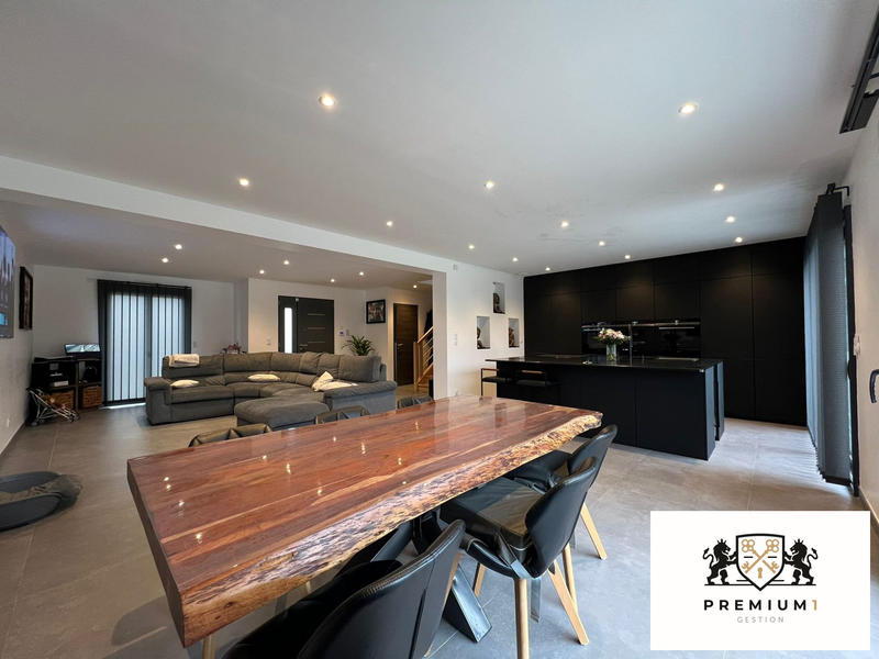 Maison - 160 m² - 6 pièces