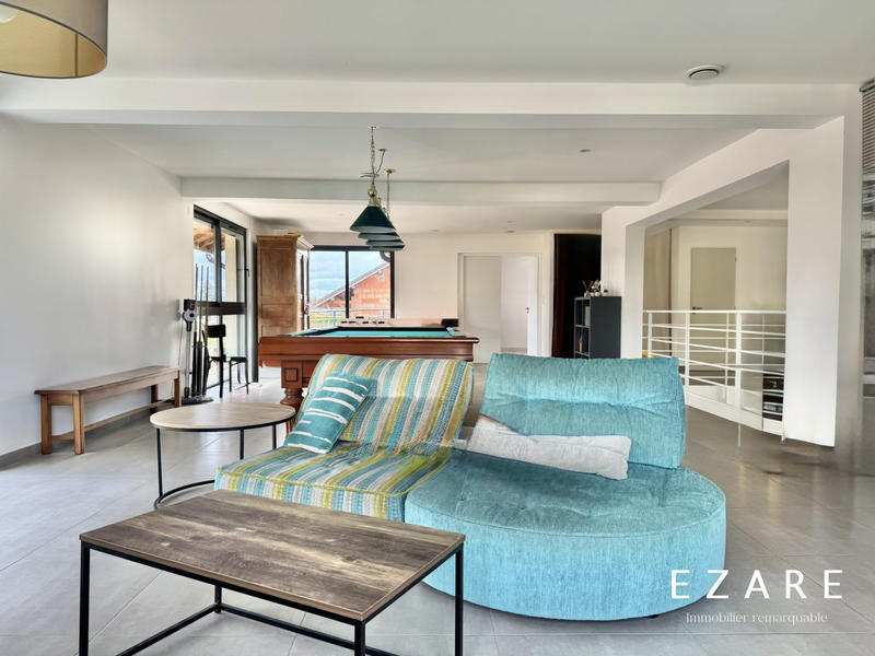 Maison - 357 m² - 7 pièces