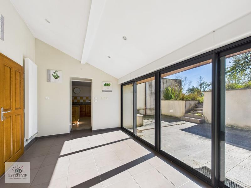 Maison - 194 m² - 6 pièces