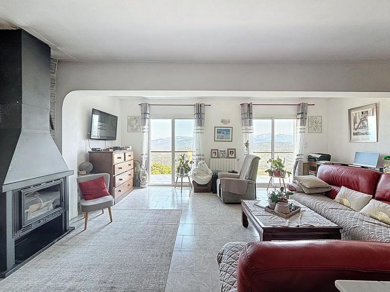 Villa - 300 m² - 5 pièces