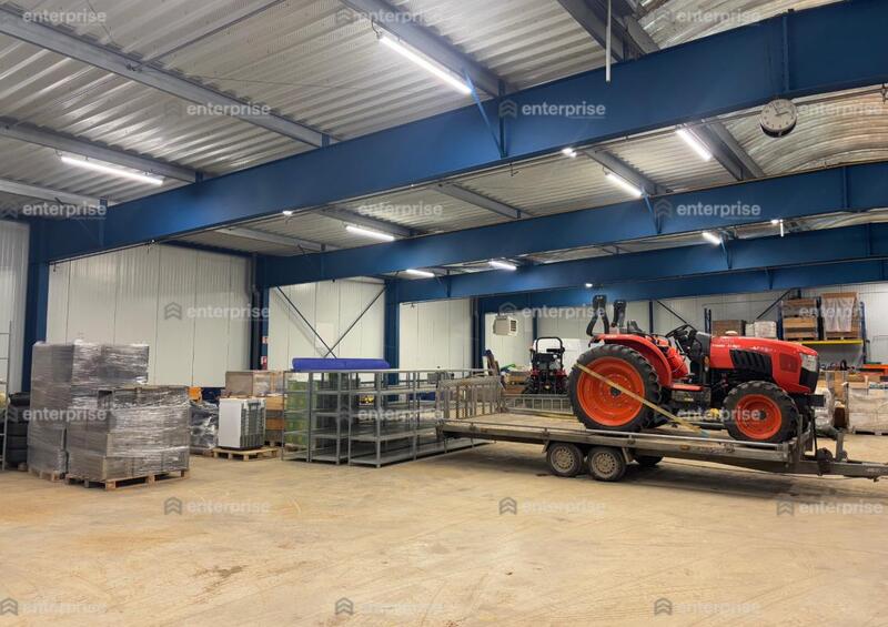 Local d'activité / Entrepôt - 1 700 m²