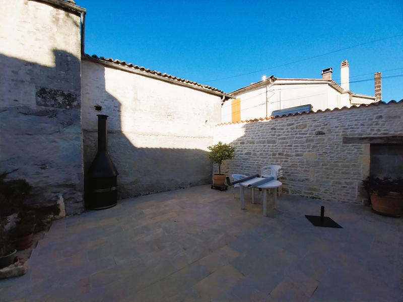 Maison de village - 225 m² - 8 pièces