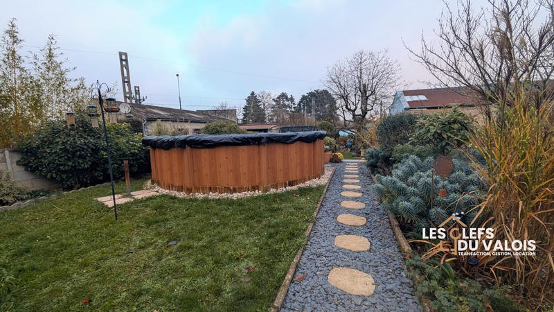 Maison - 98 m² - 4 pièces