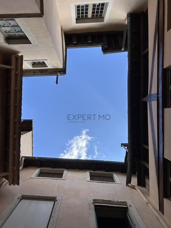 Maison - 255 m² - 8 pièces