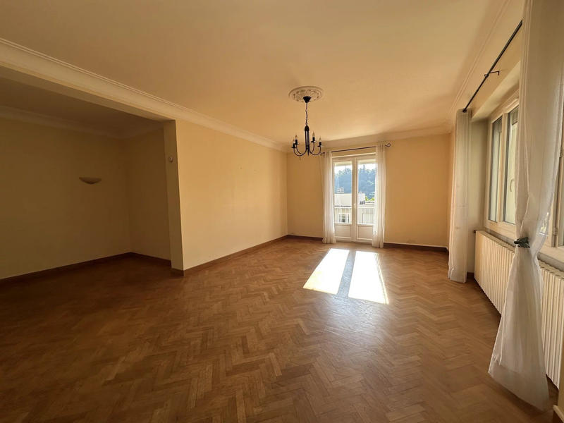 Maison - 181 m² - 9 pièces