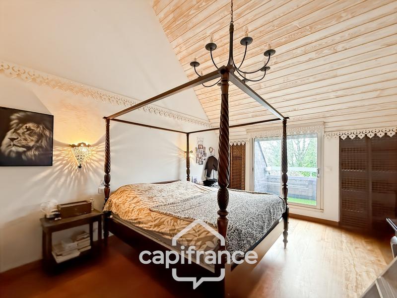 Maison - 284 m² - 10 pièces