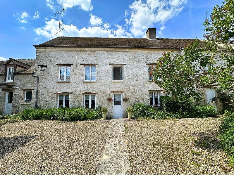 Maison en pierre - 226 m² - 9 pièces