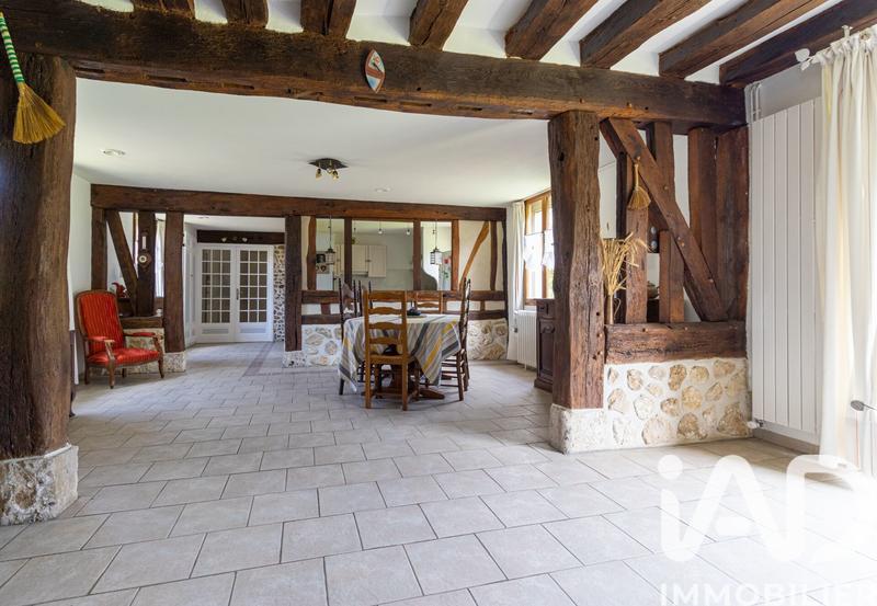 Maison - 210 m² - 8 pièces