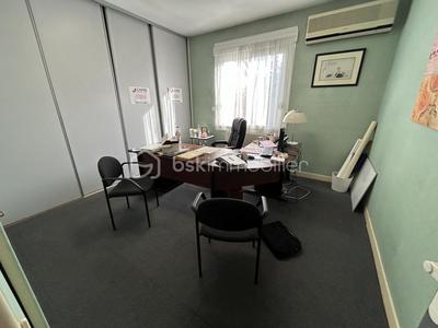 Maison - 181 m² - 5 pièces