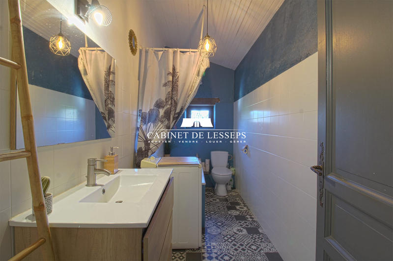 Maison - 238 m² - 7 pièces