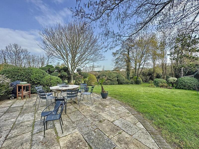 Propriété - 250 m² - 10 pièces