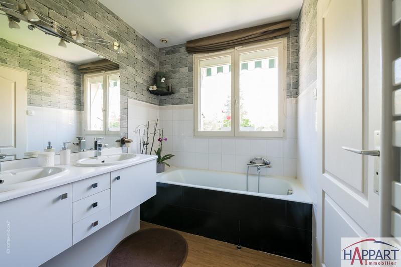 Maison - 200 m² - 10 pièces