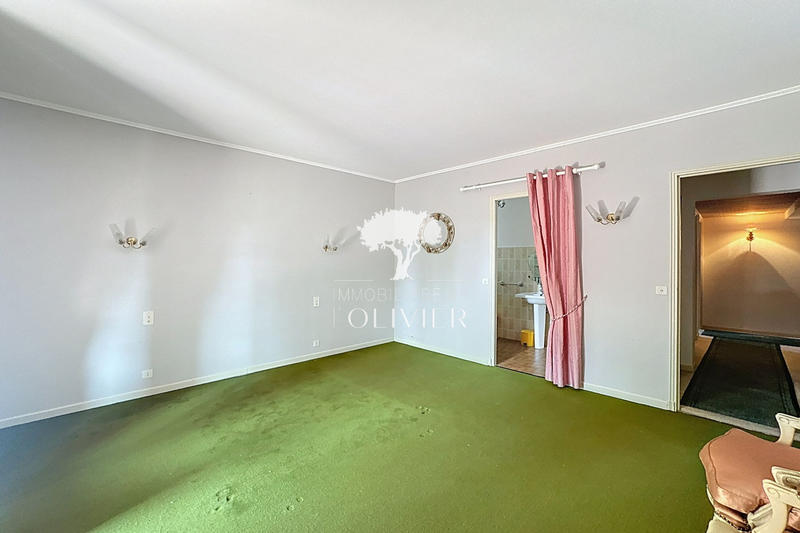 Villa - 266 m² - 9 pièces