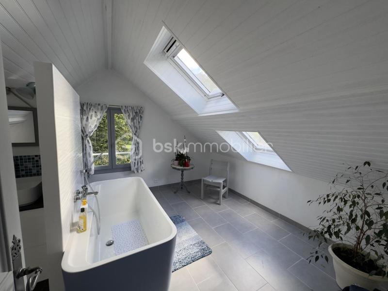 Propriété - 125 m² - 6 pièces