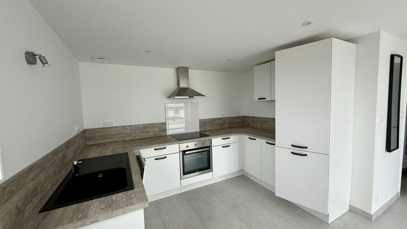 Maison - 168 m² - 9 pièces