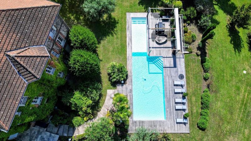 Maison de maîtres - 403 m² - 10 pièces