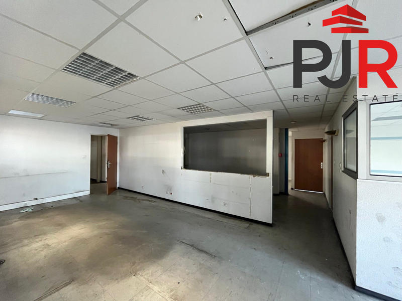 Local d'activités - 1 582 m²