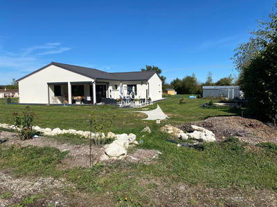 Maison - 104 m² - 4 pièces