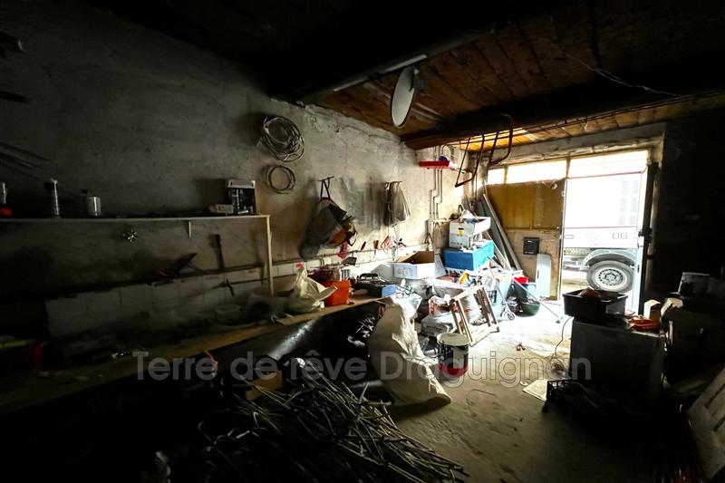 Parking / Garage - 97 m²