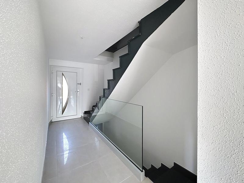 Maison - 217 m² - 7 pièces