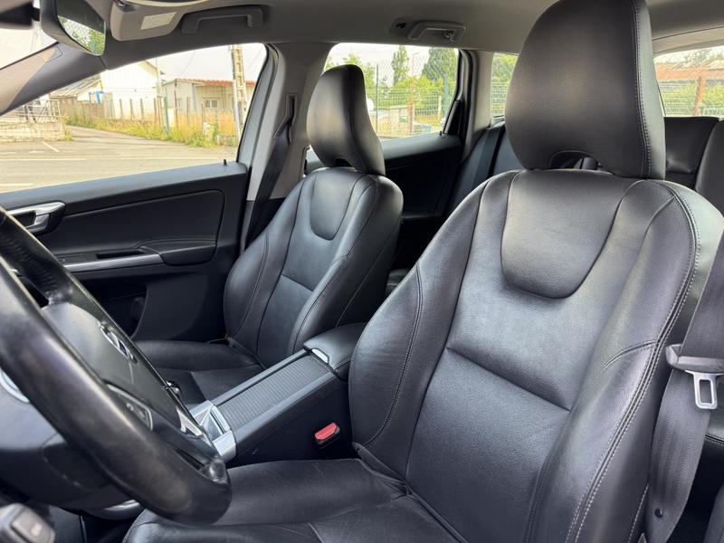Volvo Xc60 2.0 Tdi 150 Ch Momentum Garantie Reprise Possible