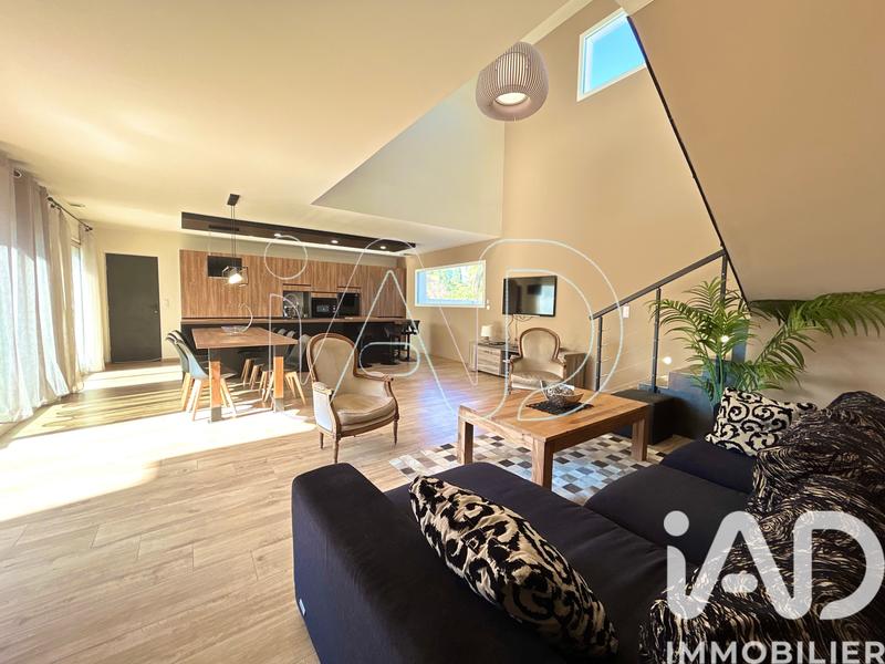 Maison - 181 m² - 6 pièces