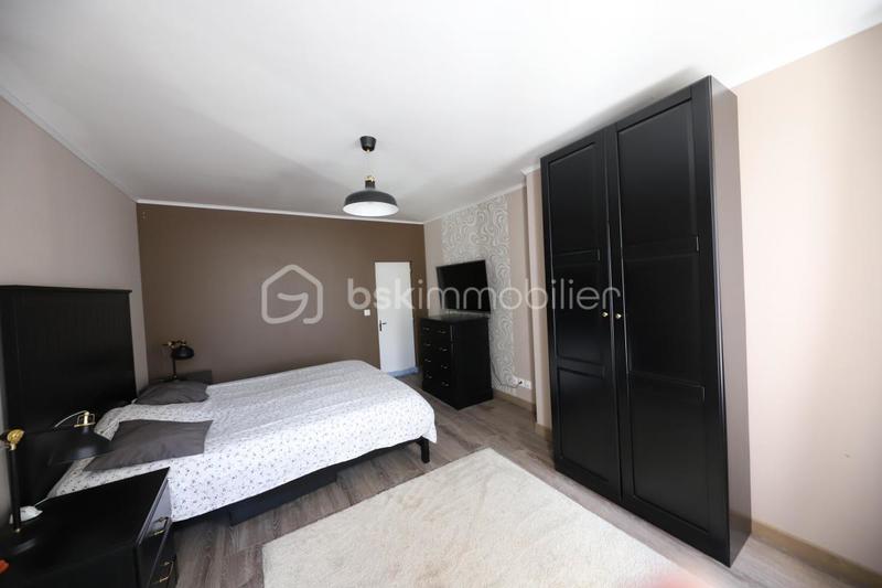 Demeure - 260 m² - 7 pièces