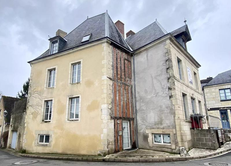 Maison - 220 m² - 8 pièces