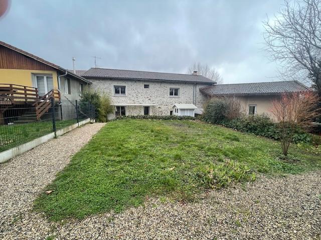 Maison - 104 m² - 4 pièces