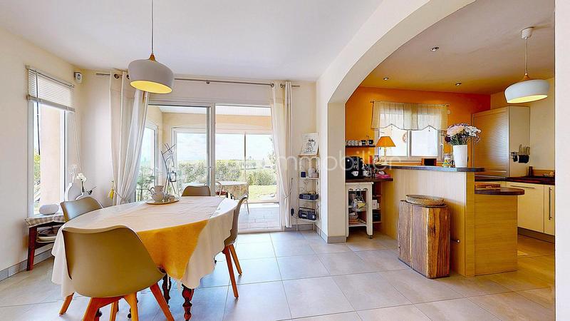 Maison - 177 m² - 5 pièces