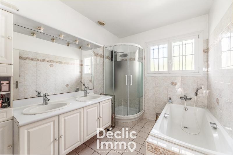 Maison - 171 m² - 6 pièces