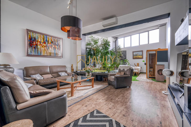 Maison contemporaine - 328 m² - 8 pièces