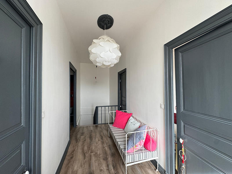 Maison - 198 m² - 8 pièces