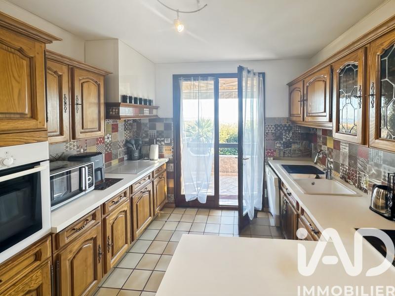 Maison - 225 m² - 7 pièces