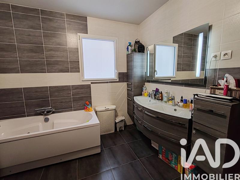 Maison - 203 m² - 8 pièces