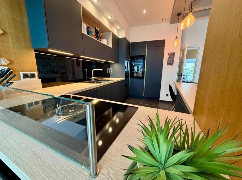 Maison - 149 m² - 8 pièces