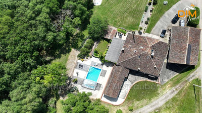 Maison - 275 m² - 8 pièces