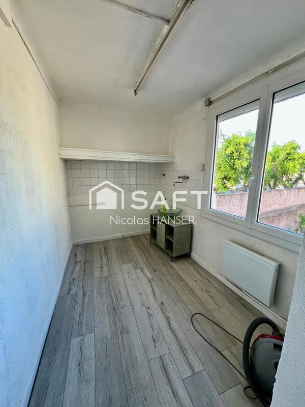 Local commercial - 86 m² - 6 pièces