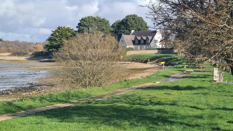 Maison - 270 m² - 8 pièces