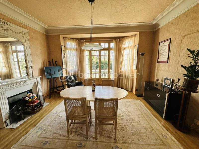 Demeure - 140 m² - 5 pièces