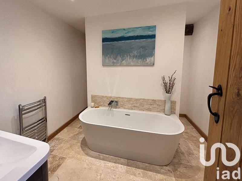 Maison - 287 m² - 12 pièces