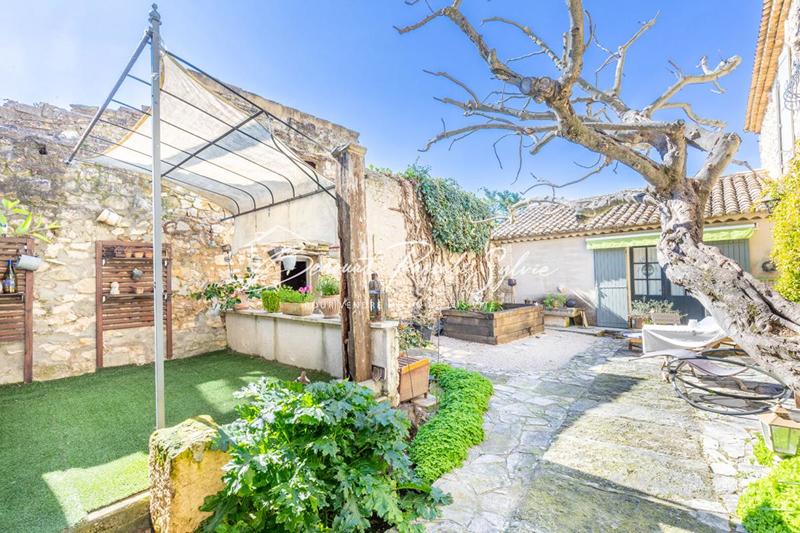 Maison - 208 m² - 8 pièces