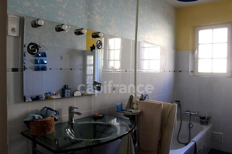 Propriété - 205 m² - 6 pièces