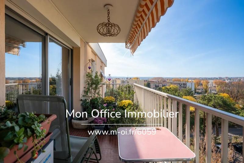 Appartement - 94 m² - 4 pièces