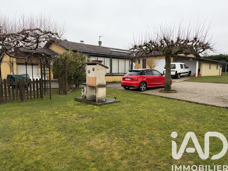 Maison - 180 m² - 9 pièces