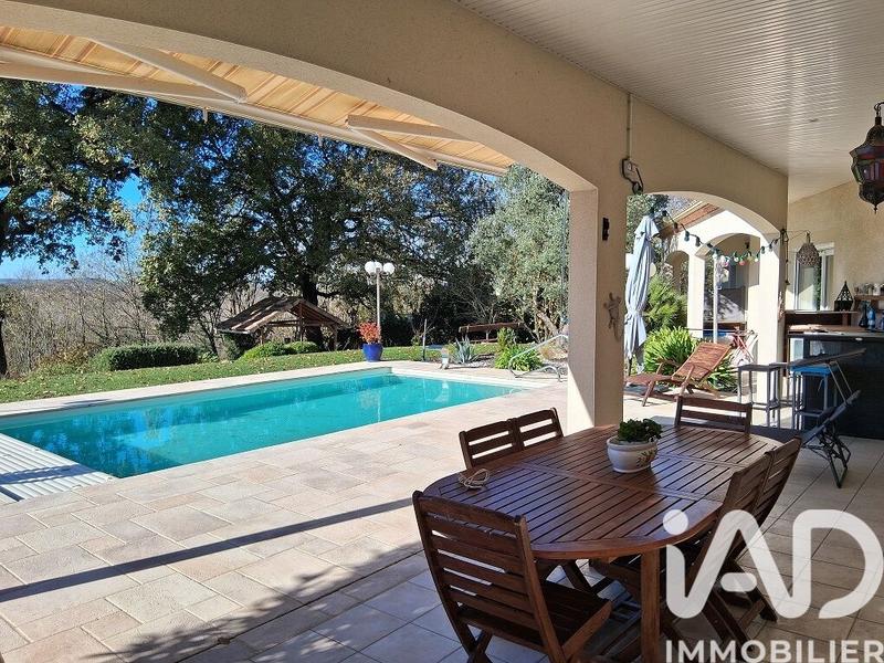 Maison - 174 m² - 5 pièces