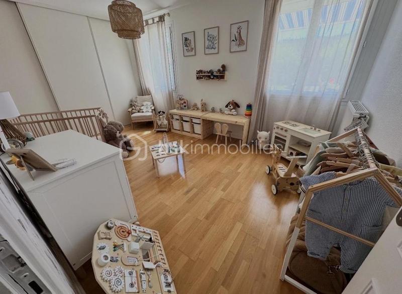 Maison traditionnelle - 148 m² - 6 pièces