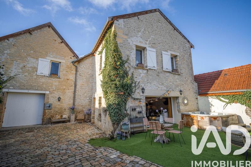 Maison - 235 m² - 8 pièces