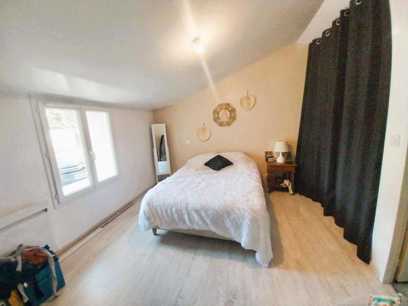 Maison en pierre - 102 m² - 5 pièces