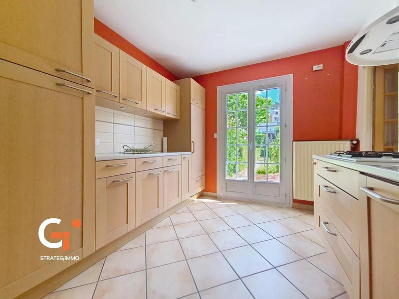 Maison - 90 m² - 5 pièces